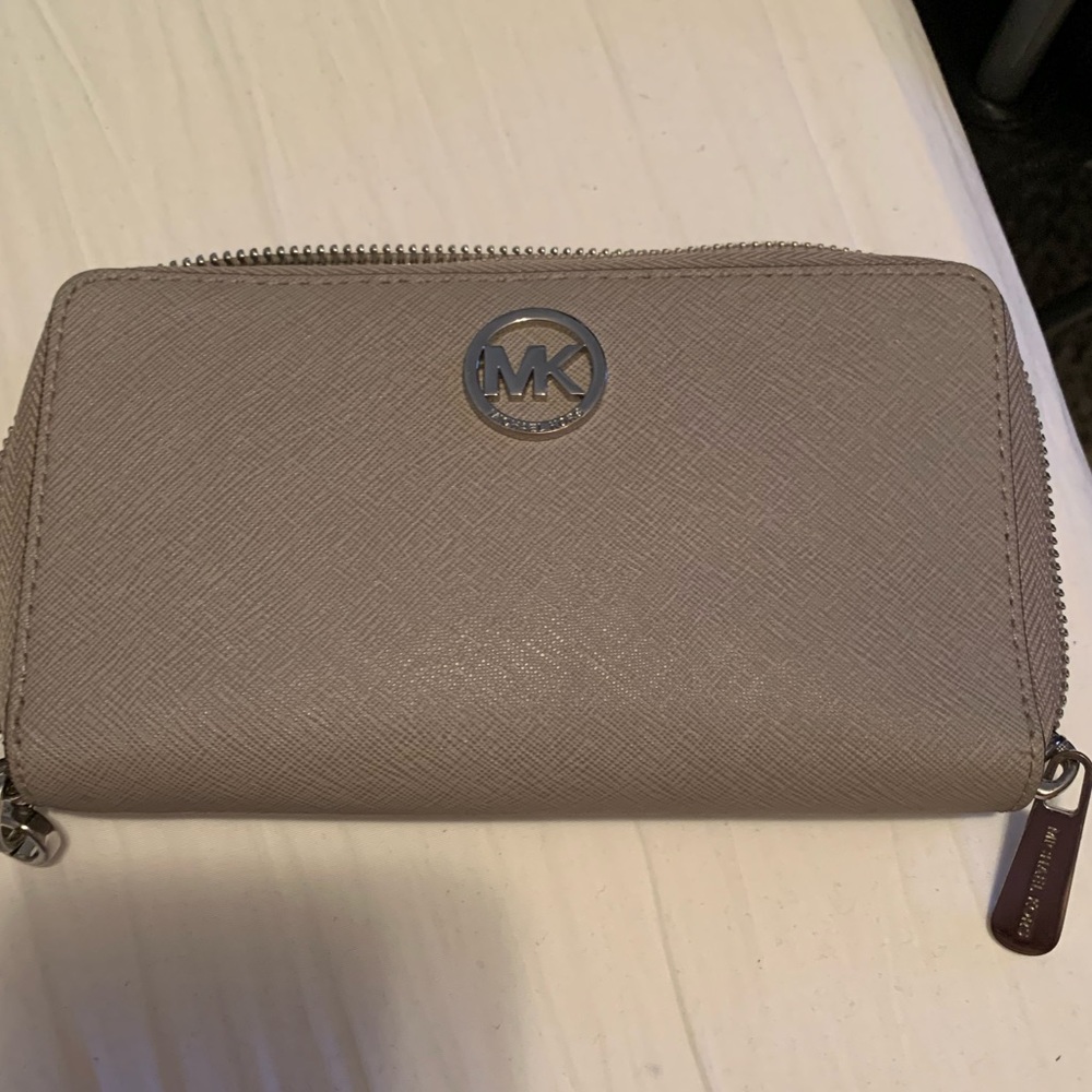 Brand New Michael Kors Wallet